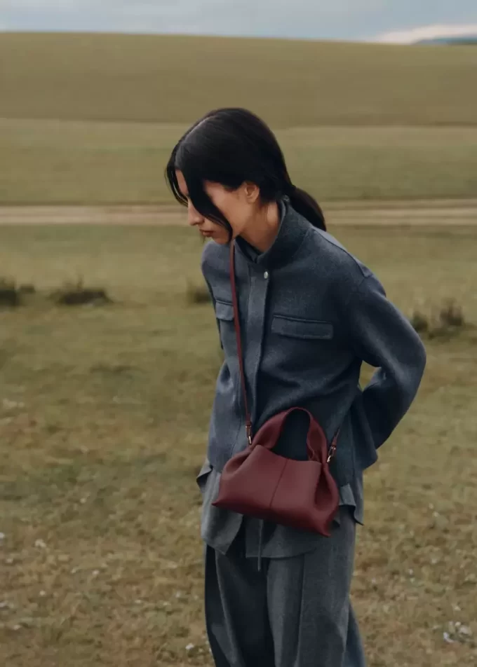 Numéro Neuf Mini Edition Textured Black Cherry Numéro Neuf Mini Edition Textured Black Cherry