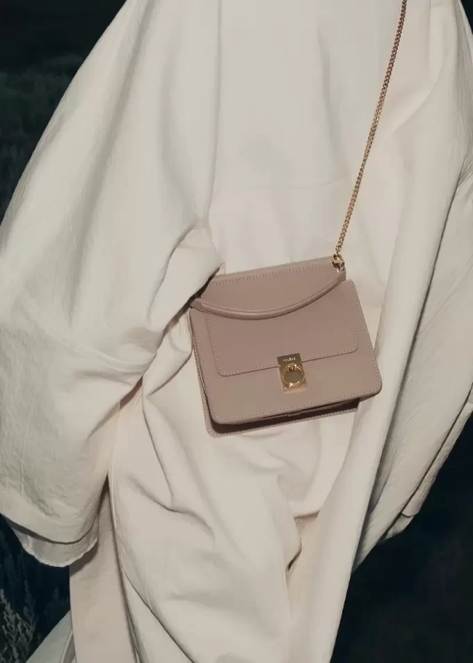 Numéro Sept Mini Edition  Textured Taupe